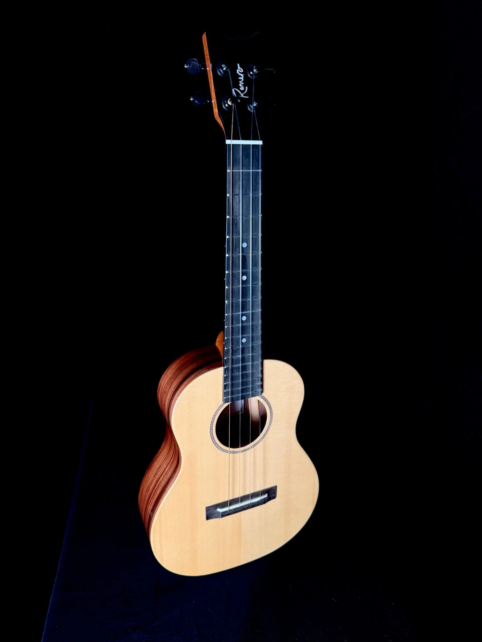 Grand Tenor Vibrante Spruce/Pau Ferro 23006 | Romero Creations